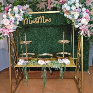 Gold Cake Swing Table (150x183cmH)