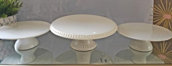 White Ceramic Cake Stand package